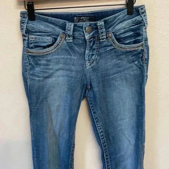 SILVER Suki Women’s Slim Boot Cut Jeans - Picture 2 of 8